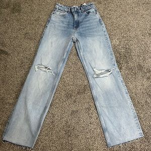 Never worn Zara ripped jeans
